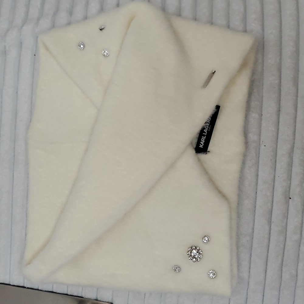 KARL LAGERFELD White Infinity Scarf - Picture 6 of 7